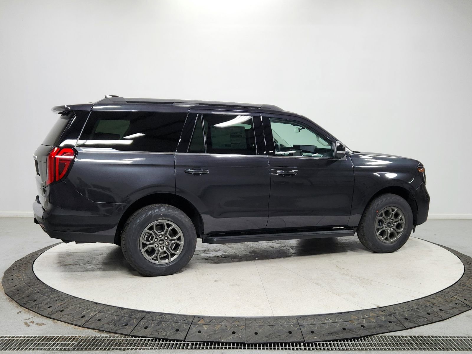 New 2026 Ford Expedition Active image 7