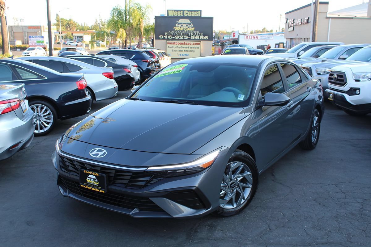 Used 2024 Hyundai Elantra SEL FWD image 34