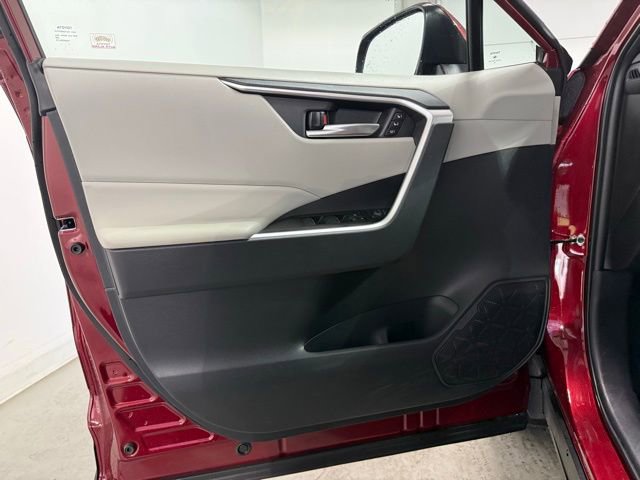 Used 2025 Toyota RAV4 XLE Premium image 10