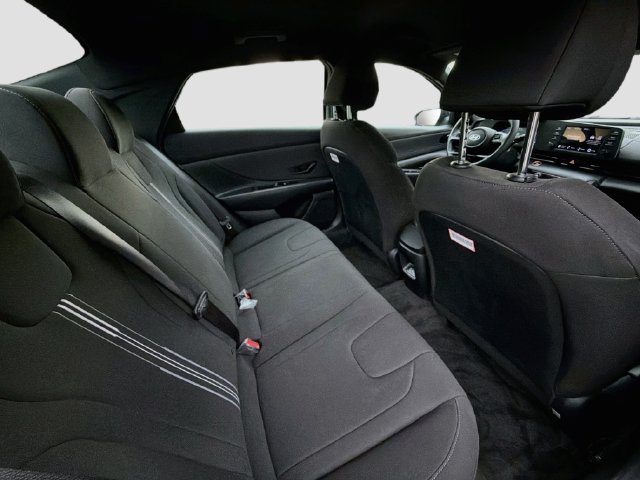Certified 2025 Hyundai Elantra Sport FWD image 26