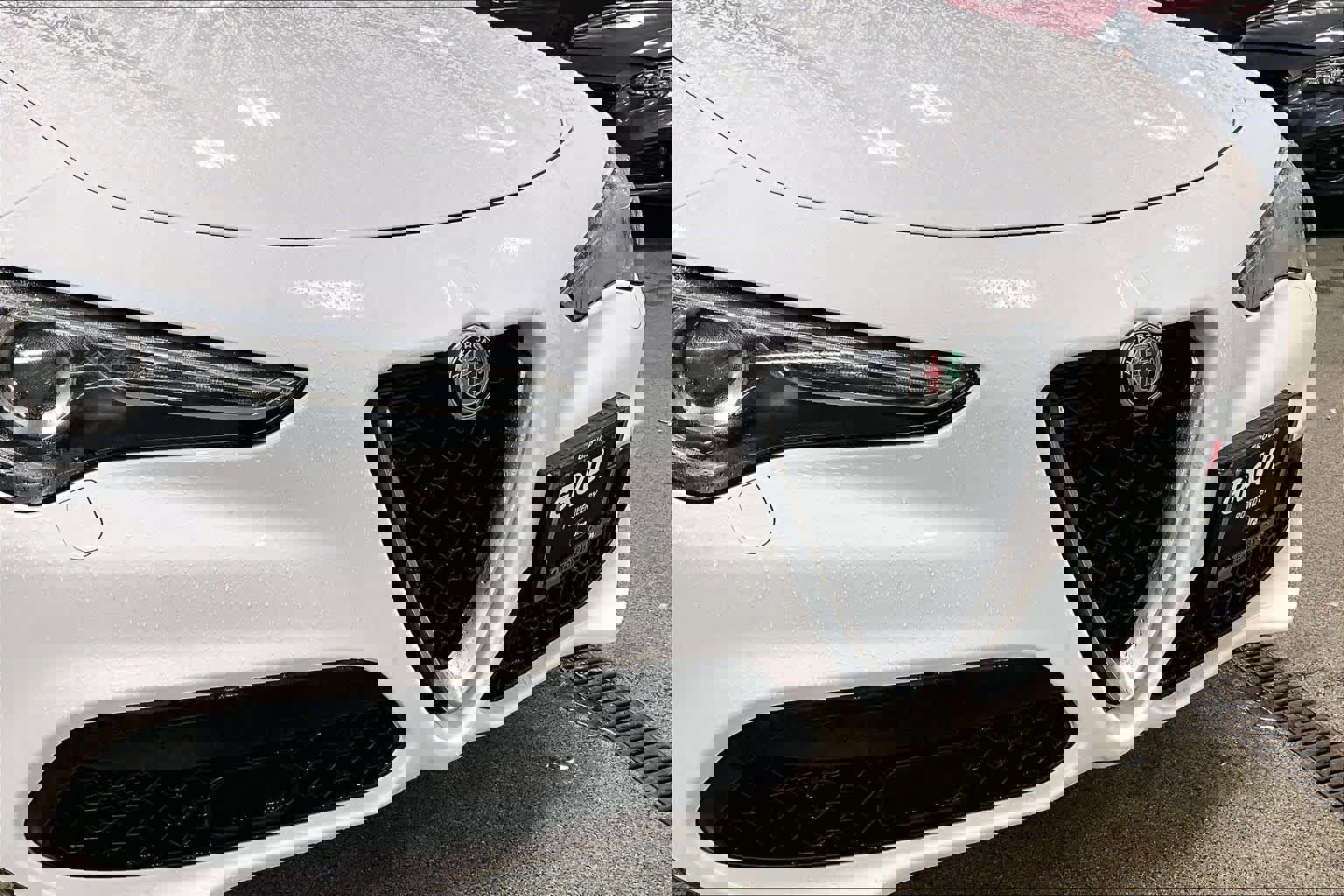 Used 2023 Alfa Romeo Stelvio Ti w/ Active Assist Plus Package image 29