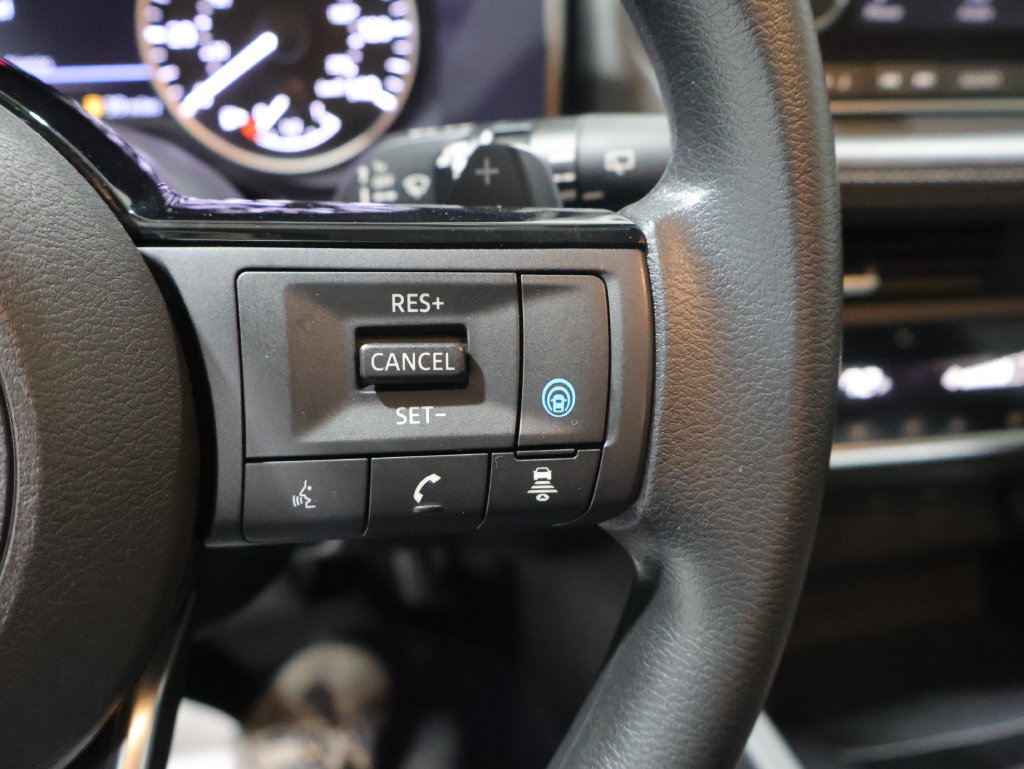 Used 2023 Nissan Rogue SV AWD/4WD image 33