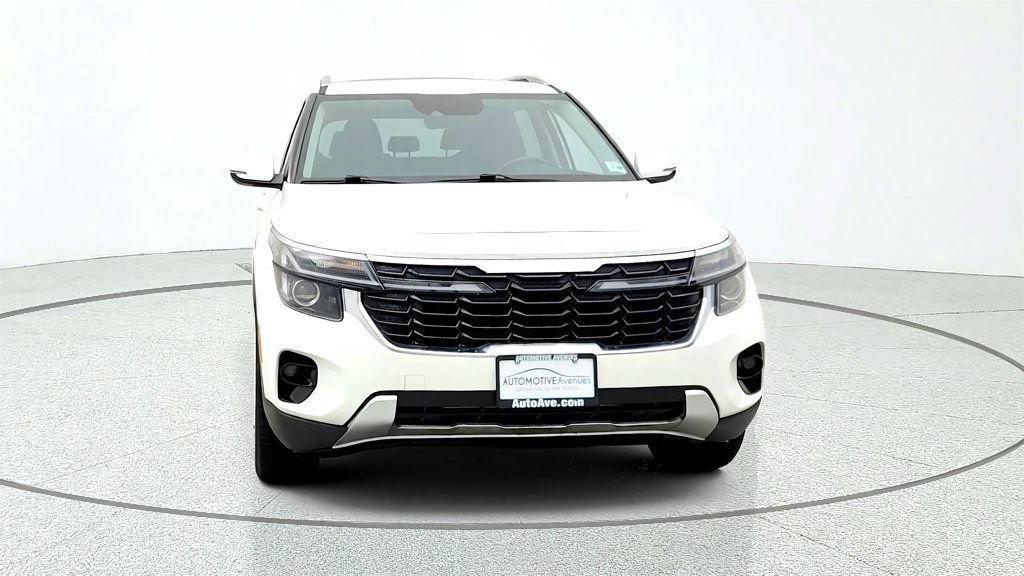 Used 2024 Kia Seltos S AWD/4WD image 2