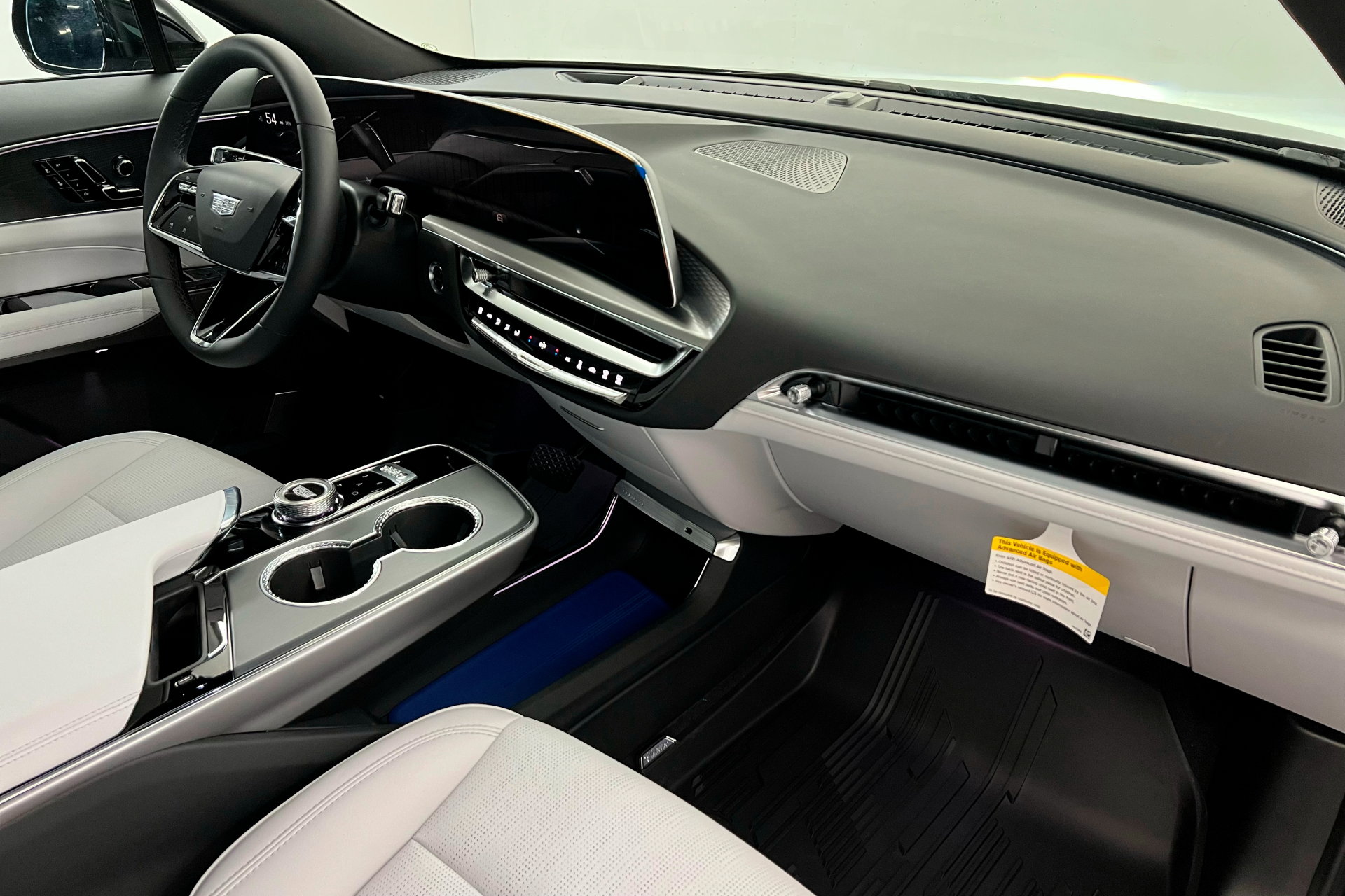 New 2025 Cadillac Lyriq Sport w/ LPO, Floor Liner Package AWD/4WD image 25