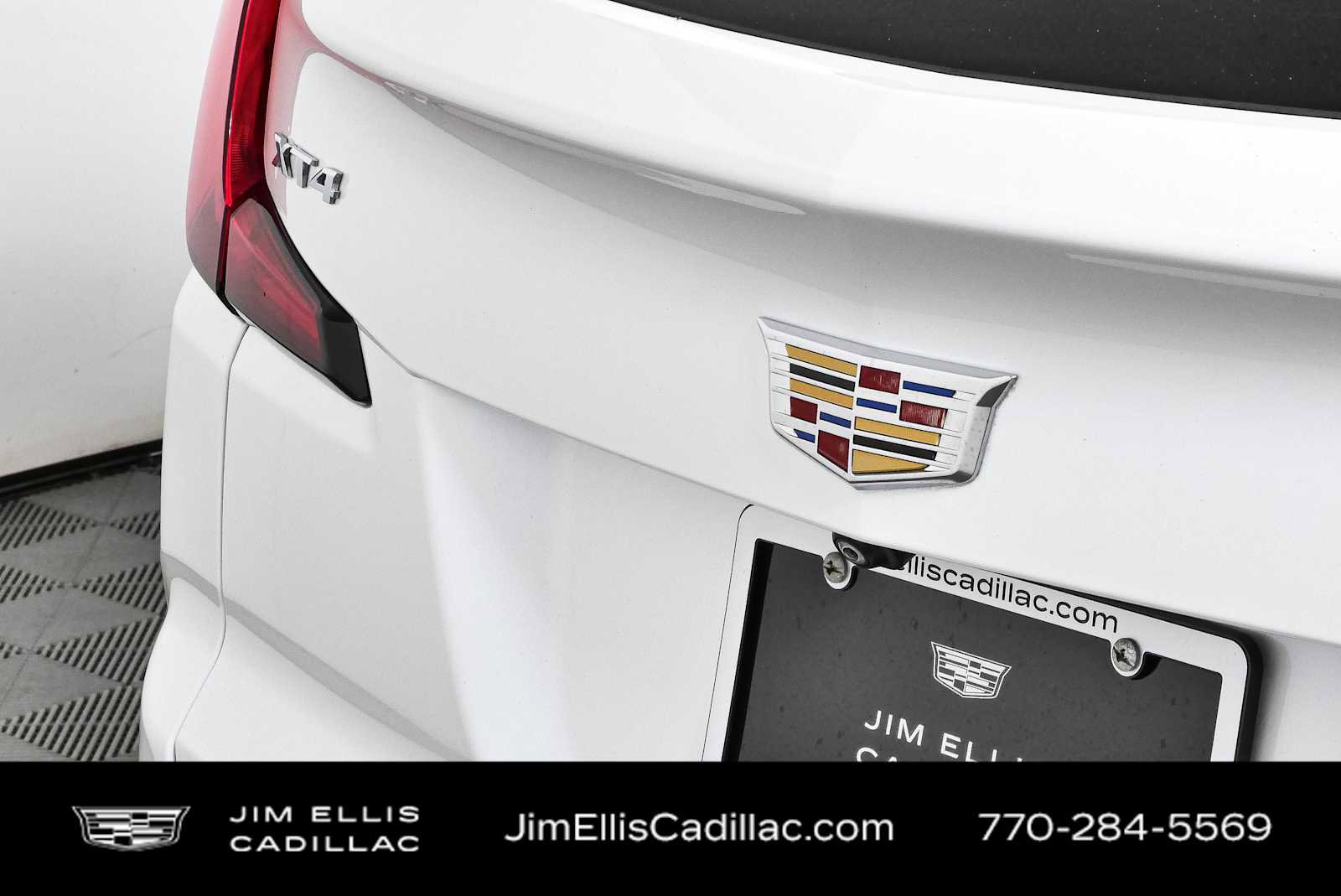 Used 2019 Cadillac XT4 Luxury w/ Cold Weather Package FWD image 34