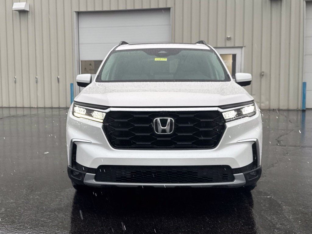 Certified 2025 Honda Pilot Elite image 2