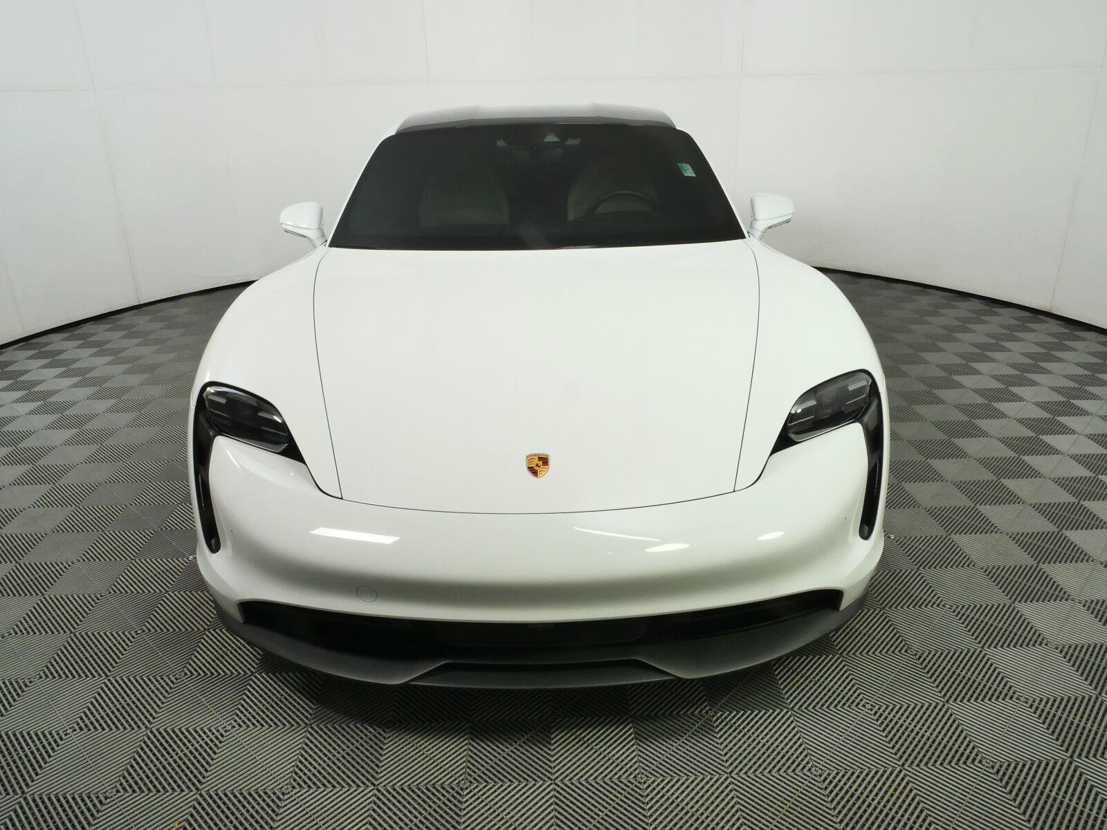 Used 2023 Porsche Taycan RWD image 32