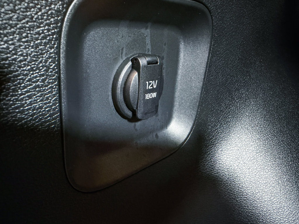 Used 2024 Kia Sportage EX FWD image 36