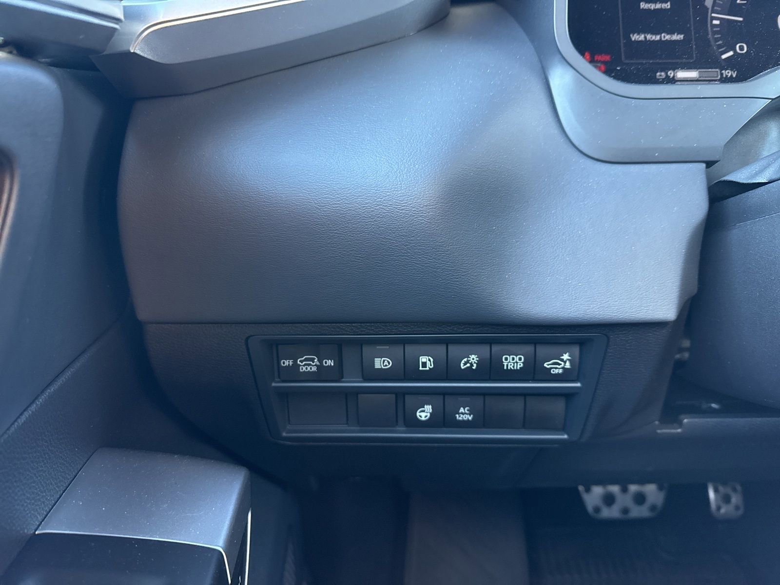 Used 2025 Toyota Sequoia Platinum image 25