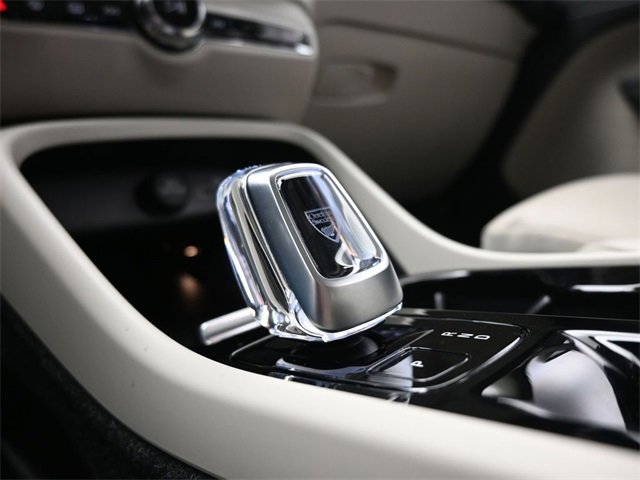 Used 2024 Volvo XC40 B5 Plus w/ Protection Package Premier image 11