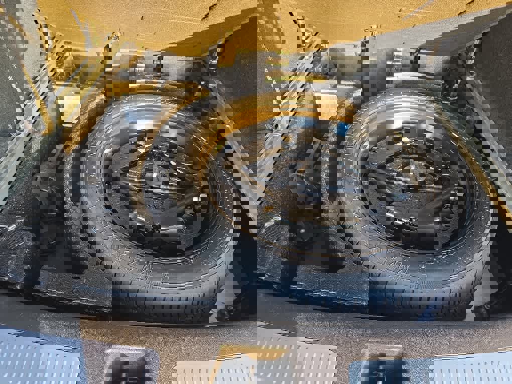 Used 2018 Cadillac XT5 Luxury w/ Driver Awareness Package image 13