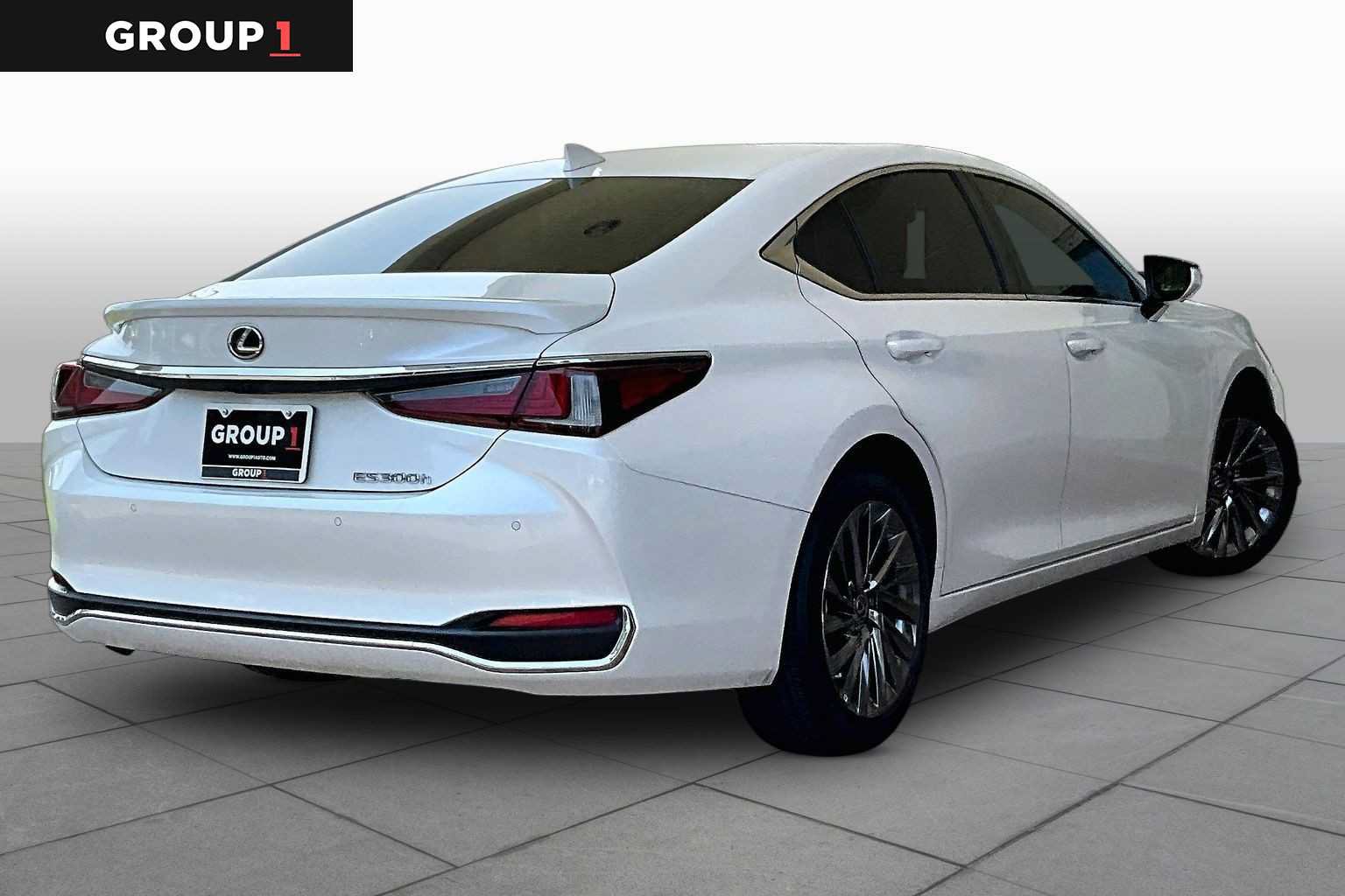 Certified 2024 Lexus ES 300h Ultra Luxury w/ Accessory Package (Z2) FWD image 11