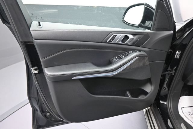 Used 2023 BMW X5 xDrive40i w/ Premium Package AWD/4WD image 27