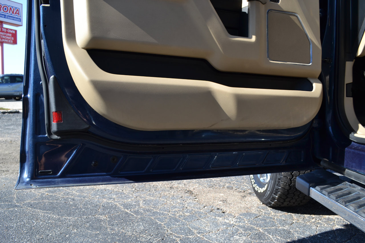 Used 2017 Ford F150 Lariat w/ Equipment Group 502A Luxury image 31