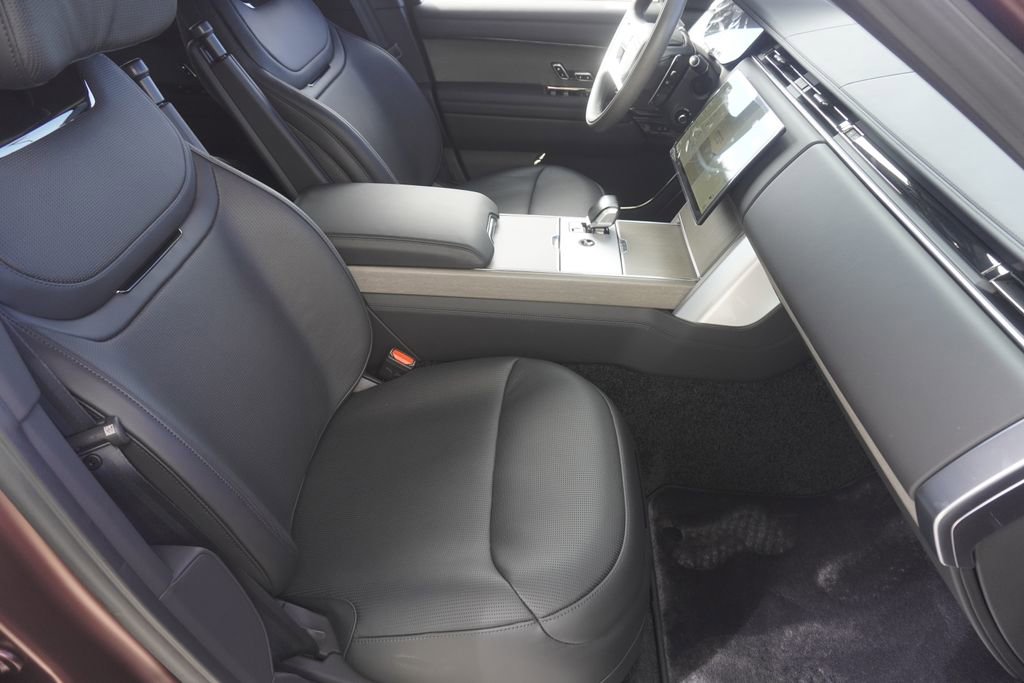 New 2026 Land Rover Range Rover SV image 23