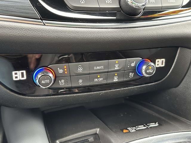 Used 2024 Buick Enclave Premium image 24