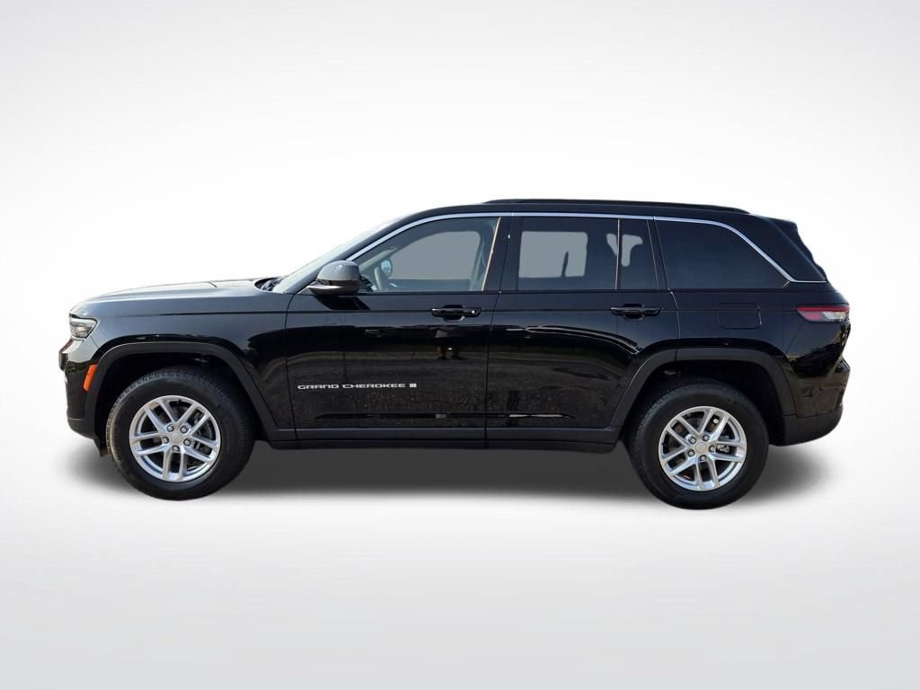 Used 2024 Jeep Grand Cherokee Laredo X w/ Luxury Tech Group I AWD/4WD image 9