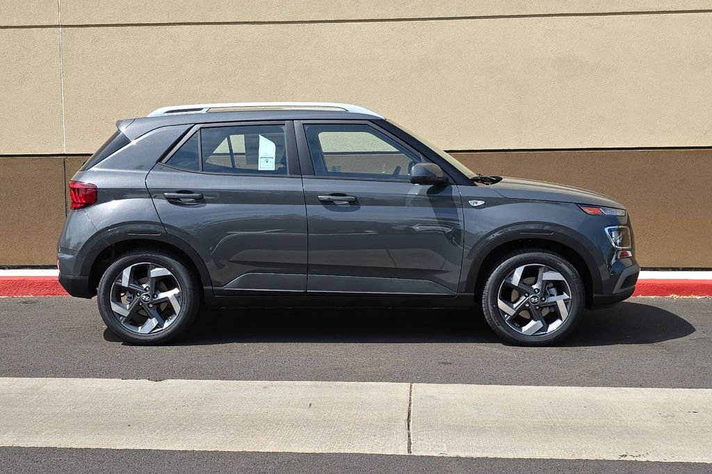 New 2025 Hyundai Venue SEL image 4