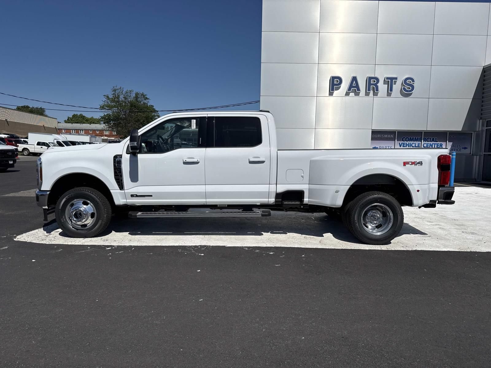 New 2026 Ford F350 XLT w/ XLT Premium Package AWD/4WD image 6