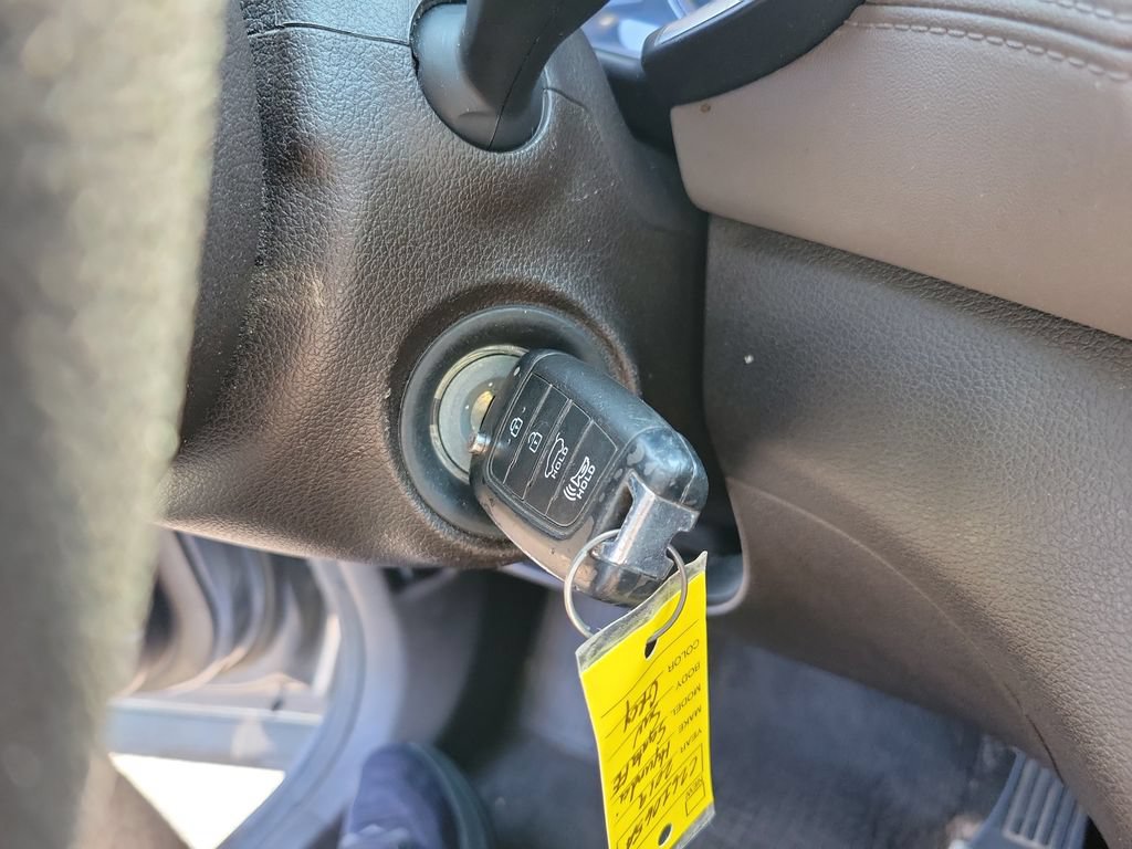 Used 2019 Hyundai Santa Fe SE FWD image 32