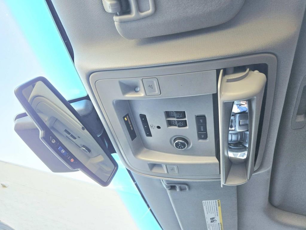 Used 2015 GMC Yukon SLT w/ HD Trailering Package image 36