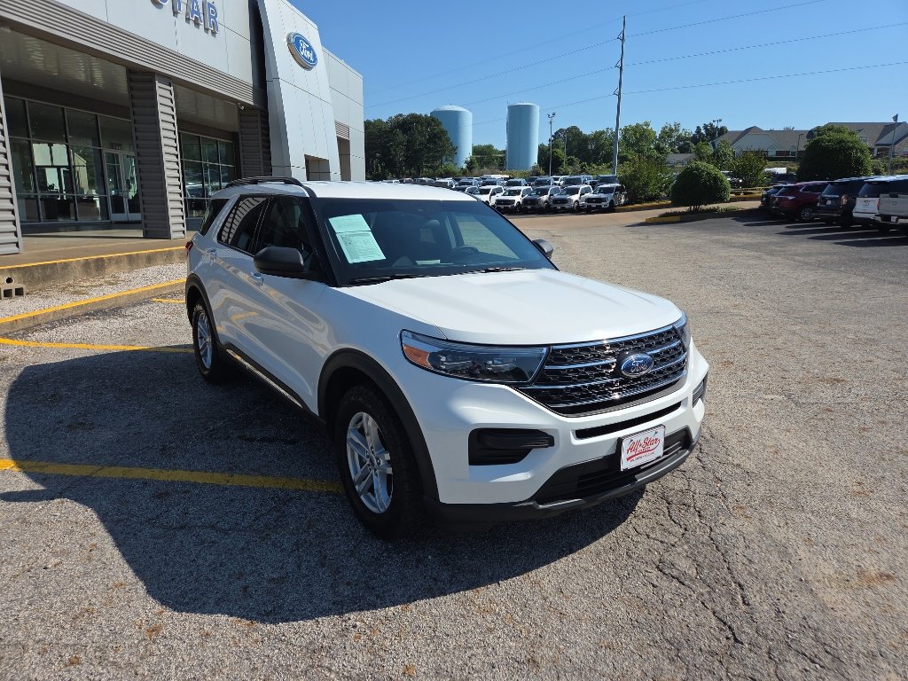 Used 2024 Ford Explorer XLT RWD image 3