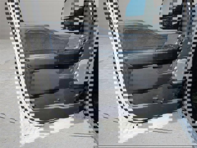 New 2025 Ford F350 Platinum w/ FX4 Off-Road Package image 11