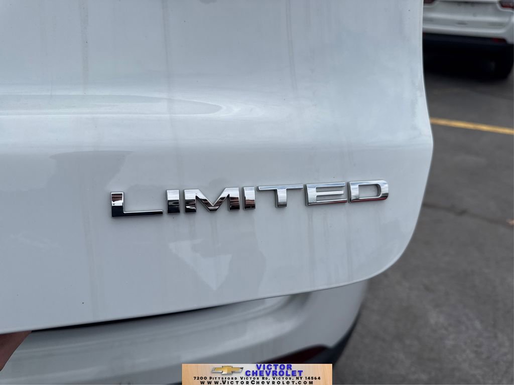 Used 2025 Jeep Compass Limited image 13