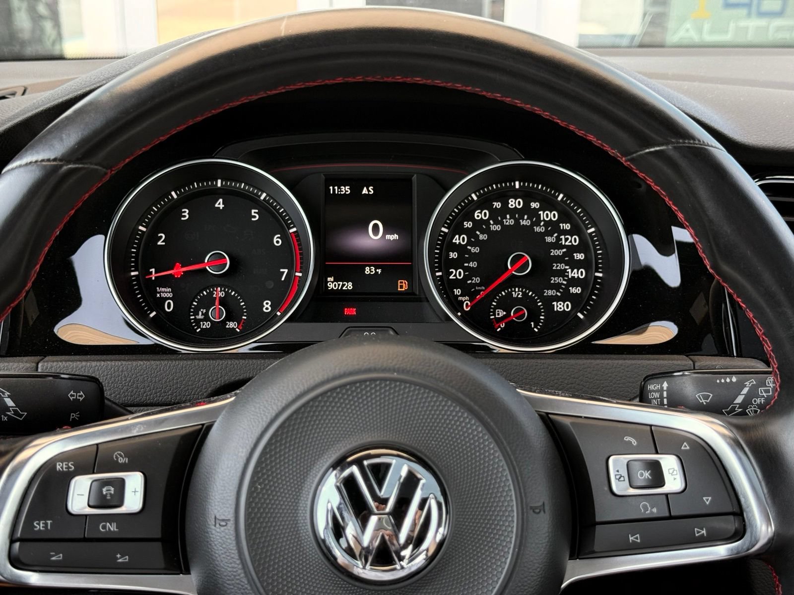 Used 2018 Volkswagen GTI SE FWD image 33