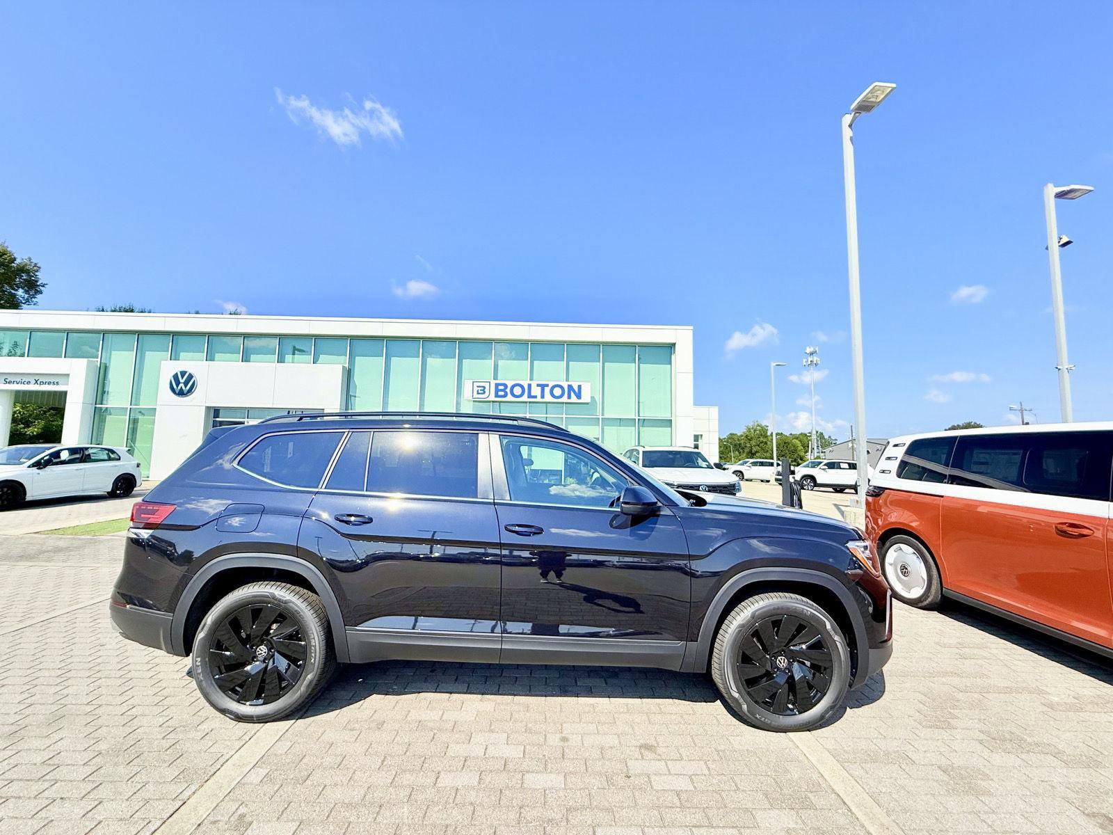 New 2026 Volkswagen Atlas SE image 1