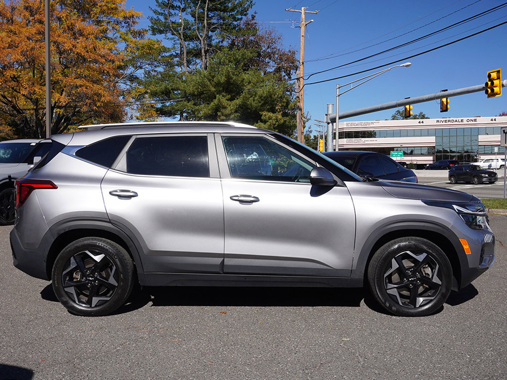 Used 2024 Kia Seltos EX AWD/4WD image 18