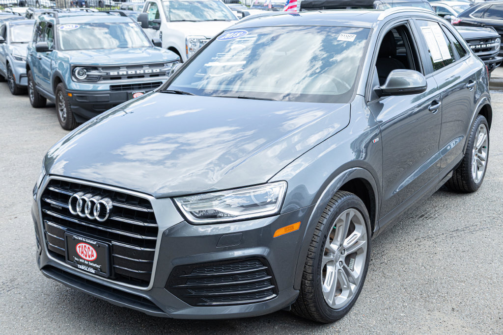 Used 2018 Audi Q3 2.0T Premium w/ Convenience Package AWD/4WD image 2