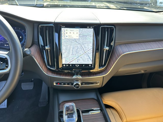 Used 2025 Volvo XC60 B5 Ultra w/ Protection Package Premier image 32