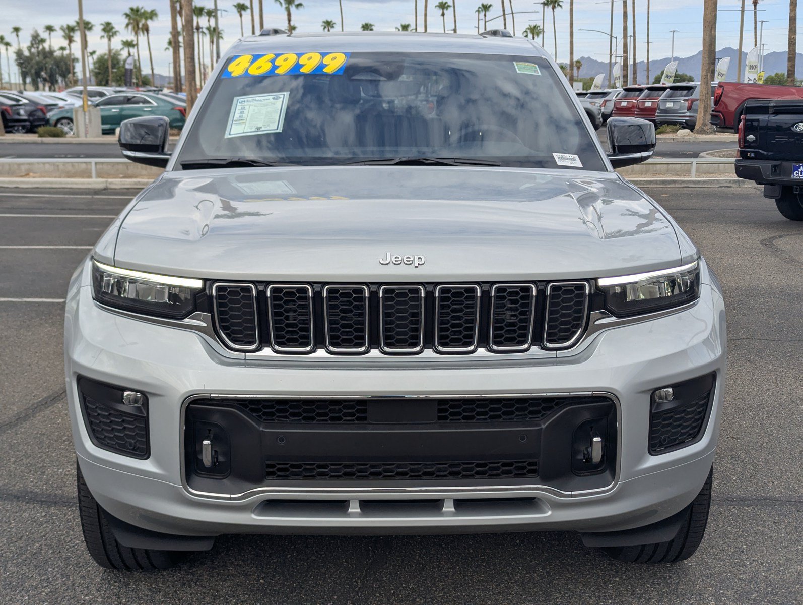 Certified 2025 Jeep Grand Cherokee L Overland w/ MOPAR Finishing Package AWD/4WD image 6