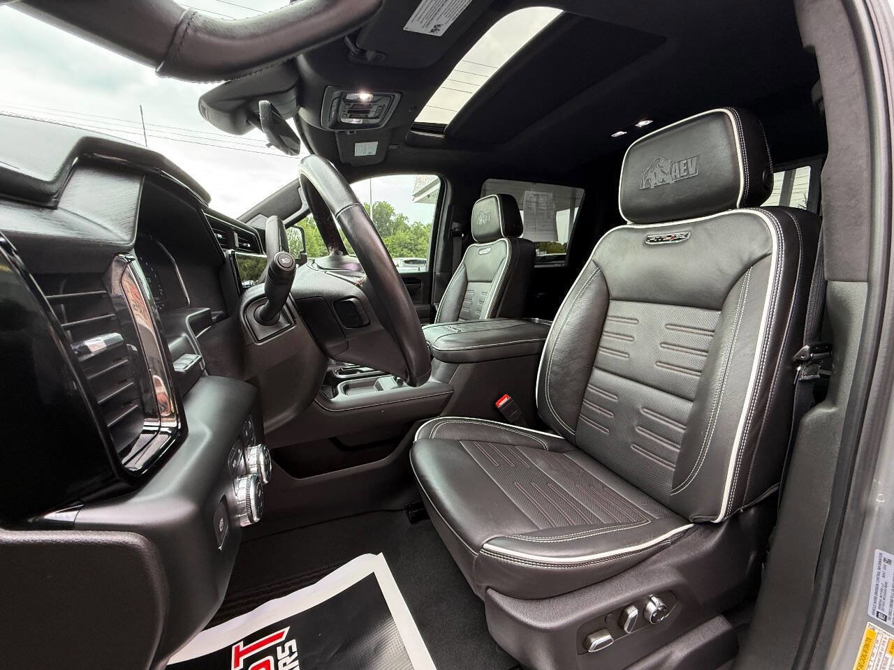 Used 2024 GMC Sierra 2500 AT4X w/ AT4X AEV Edition image 26