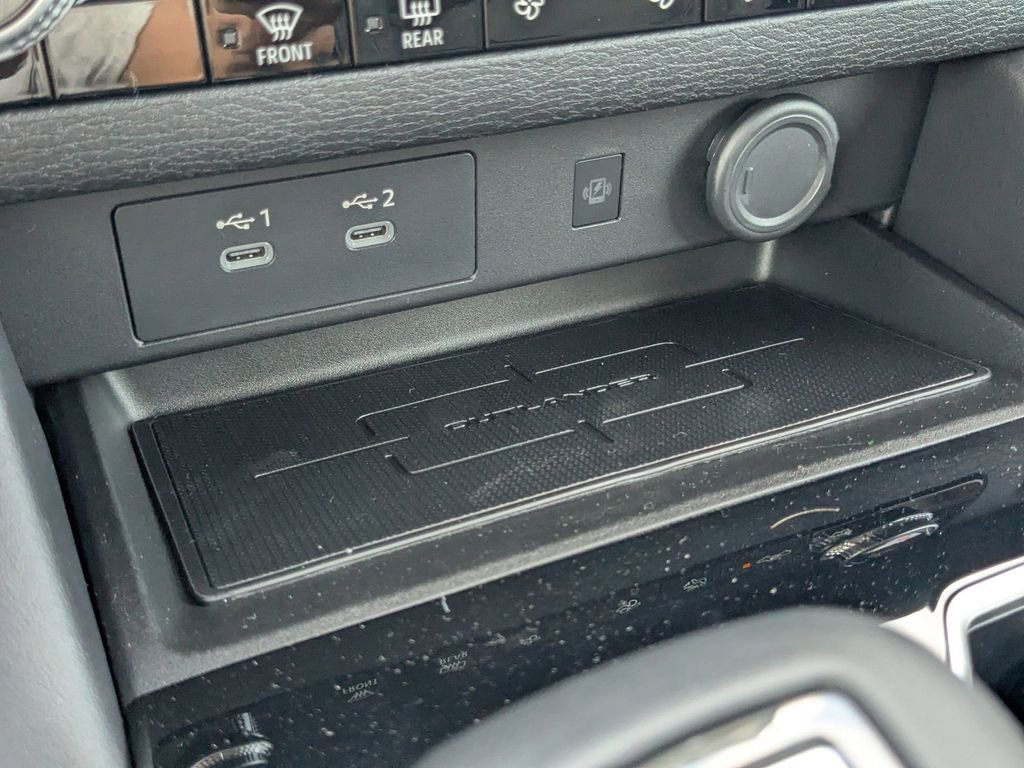 New 2025 Mitsubishi Outlander SE image 24