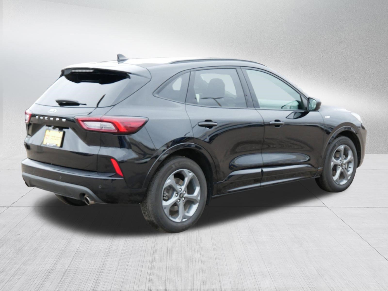 Used 2023 Ford Escape ST-Line w/ Tech Pack #1 FWD image 7