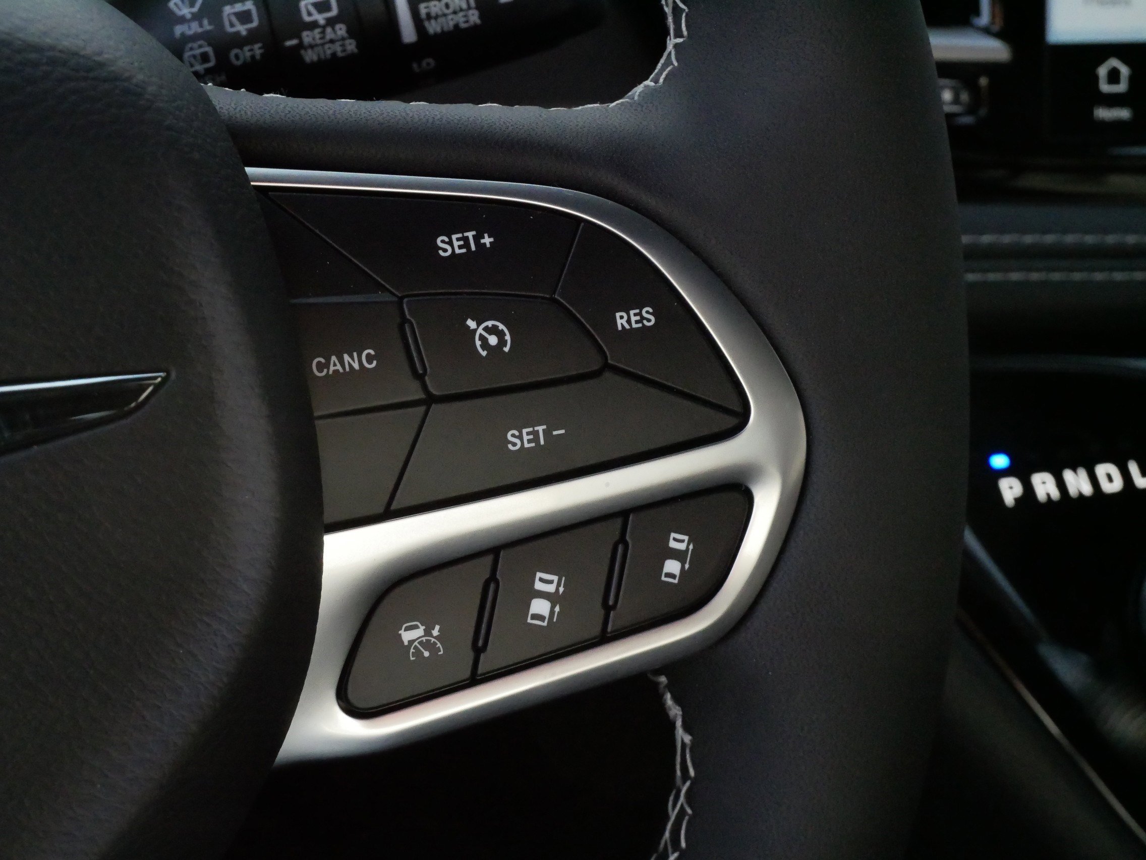 Used 2026 Chrysler Pacifica Select image 25