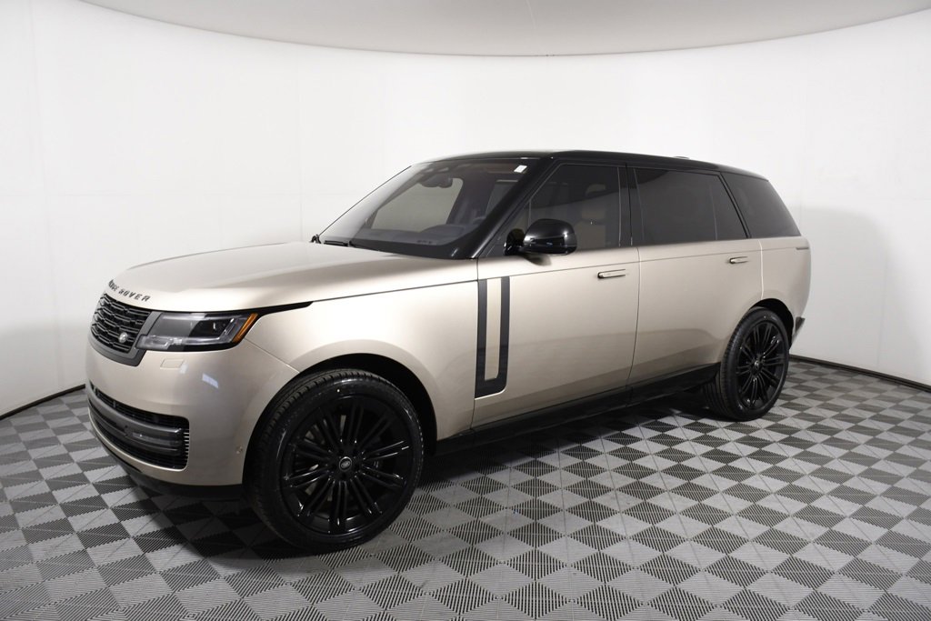 Used 2023 Land Rover Range Rover Long Wheelbase SE image 2