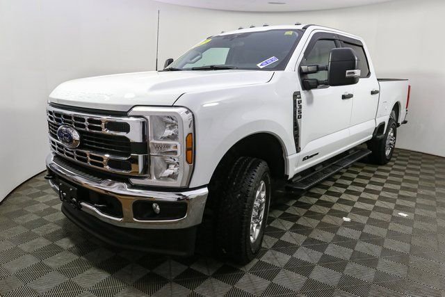 Used 2025 Ford F350 XLT image 5
