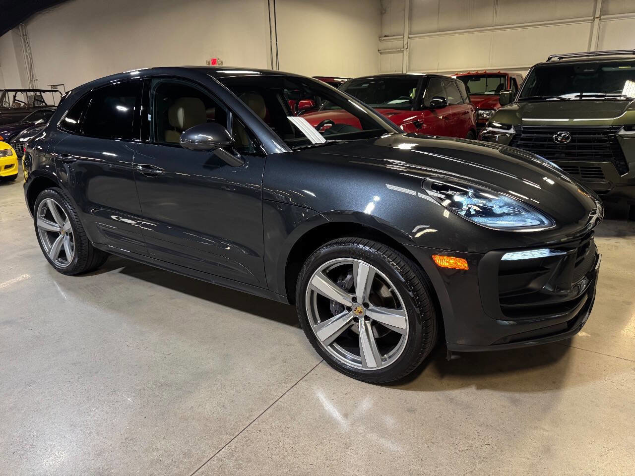 Used 2024 Porsche Macan w/ Premium Plus Package image 58
