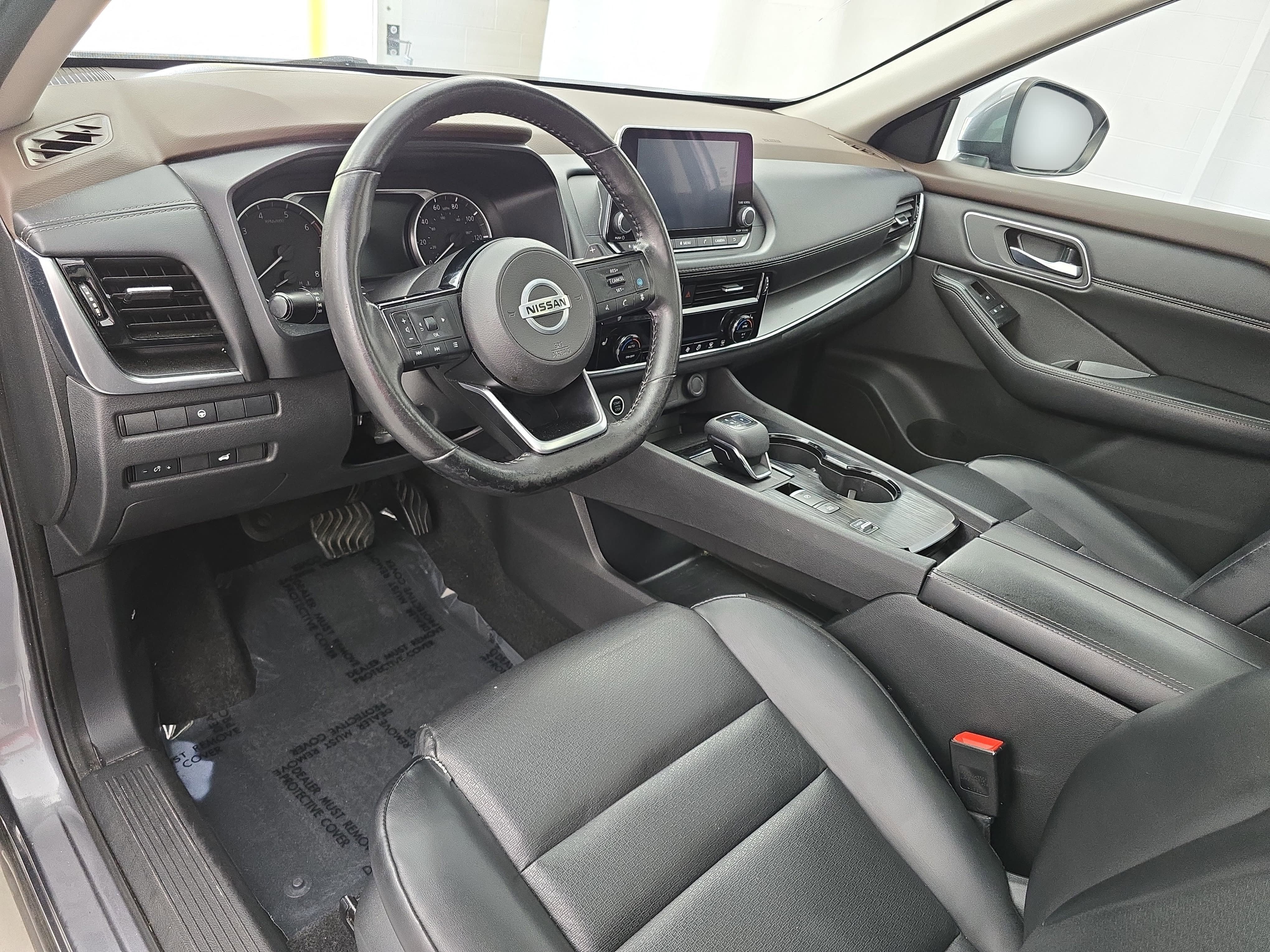 Used 2021 Nissan Rogue SV w/ Premium Package FWD image 16