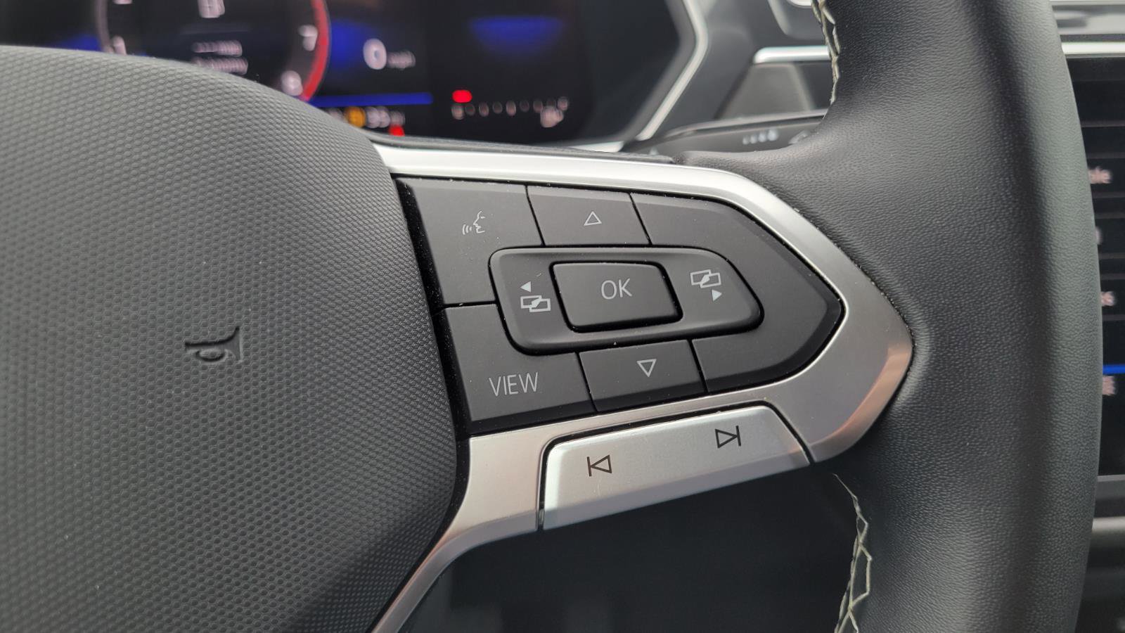 Certified 2023 Volkswagen Tiguan SE image 25