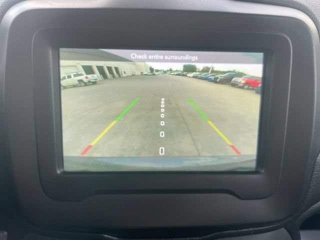 Used 2020 Jeep Renegade Latitude AWD/4WD image 14