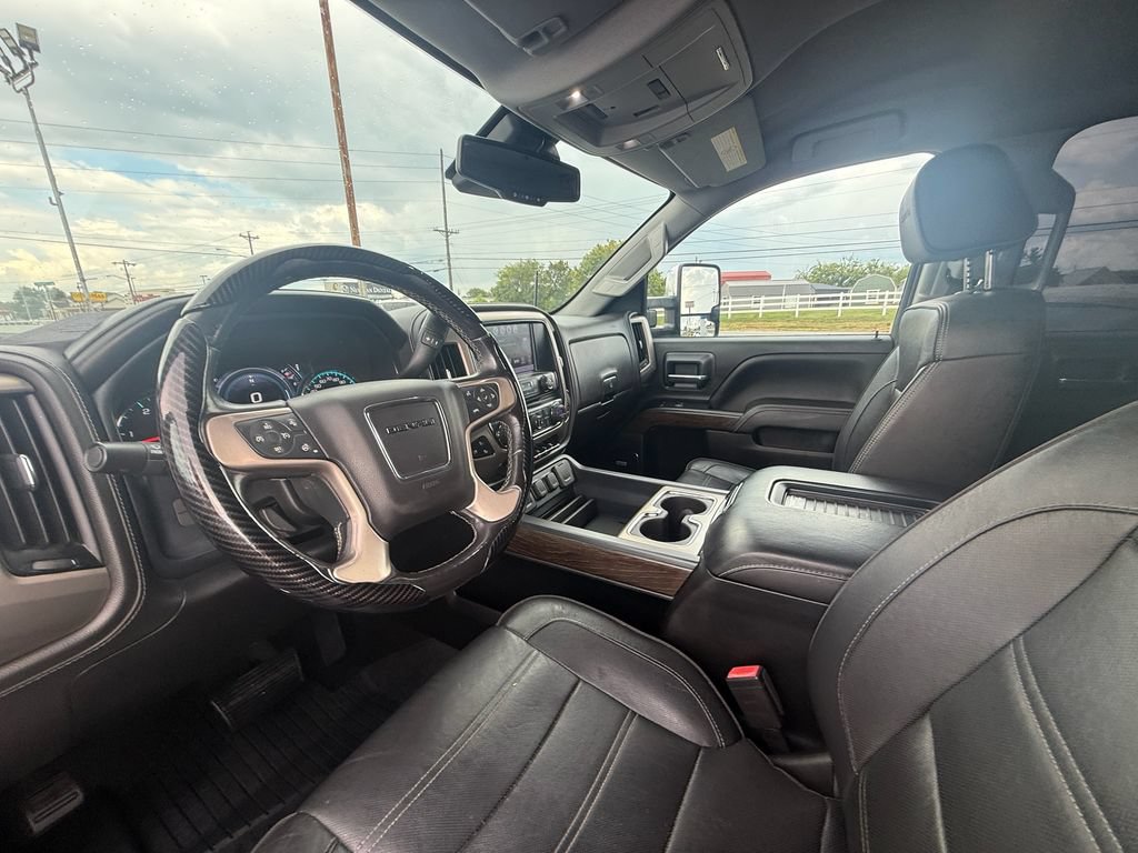 Used 2018 GMC Sierra 2500 Denali w/ Duramax Plus Package AWD/4WD image 14