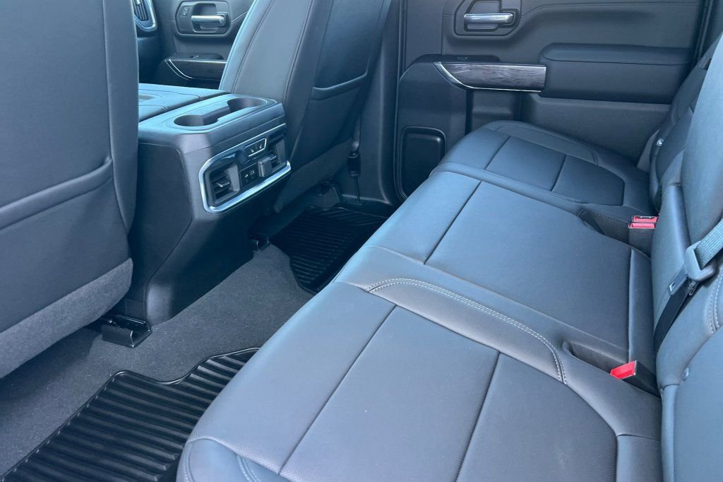 Used 2022 Chevrolet Silverado 3500 LTZ w/ LTZ Convenience Package AWD/4WD image 9