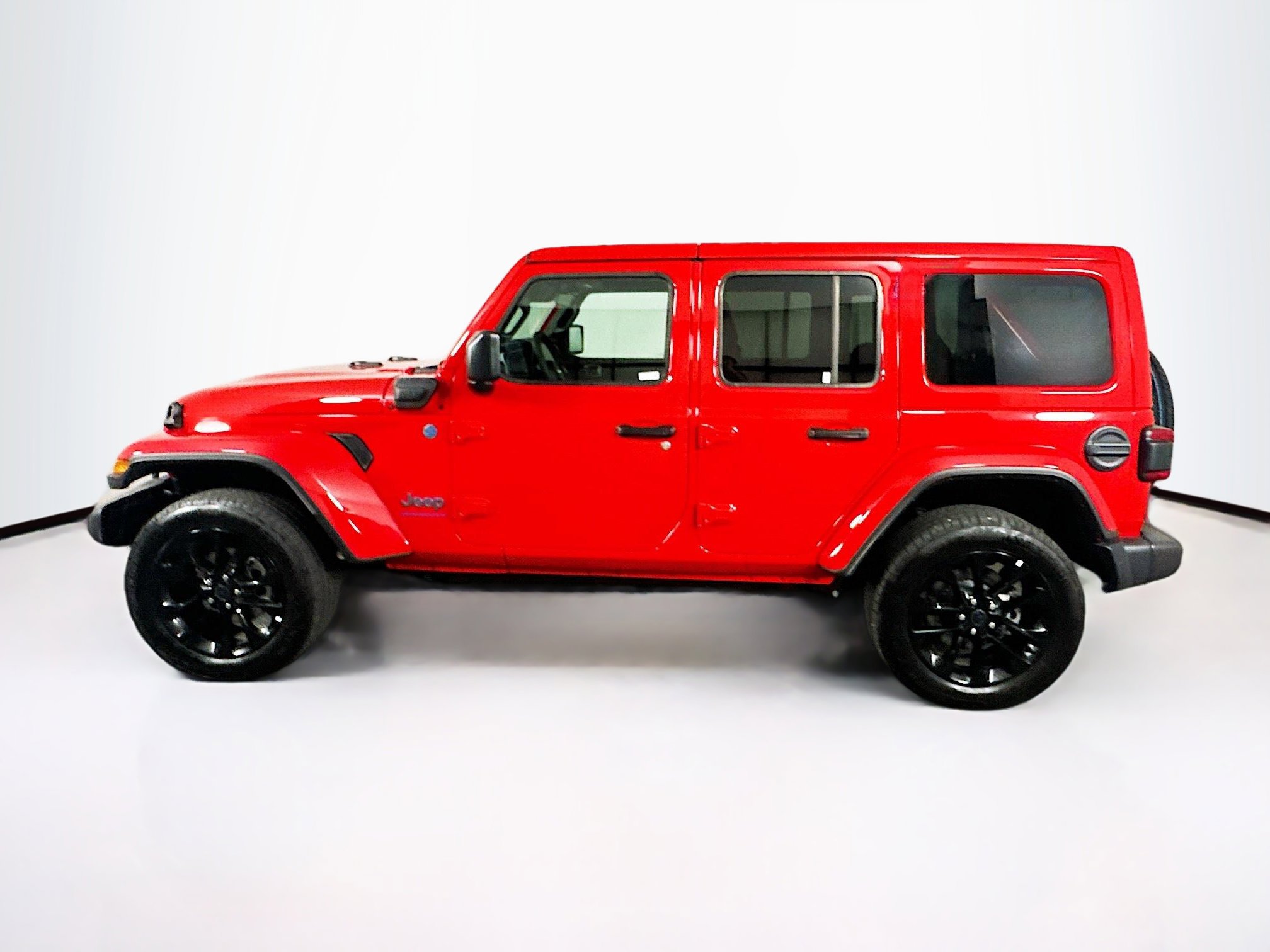 Used 2025 Jeep Wrangler Sahara w/ Safety Group image 4