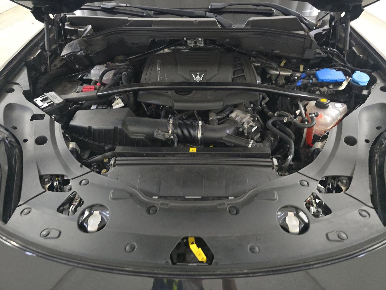 Used 2023 Maserati Grecale Modena AWD/4WD image 15