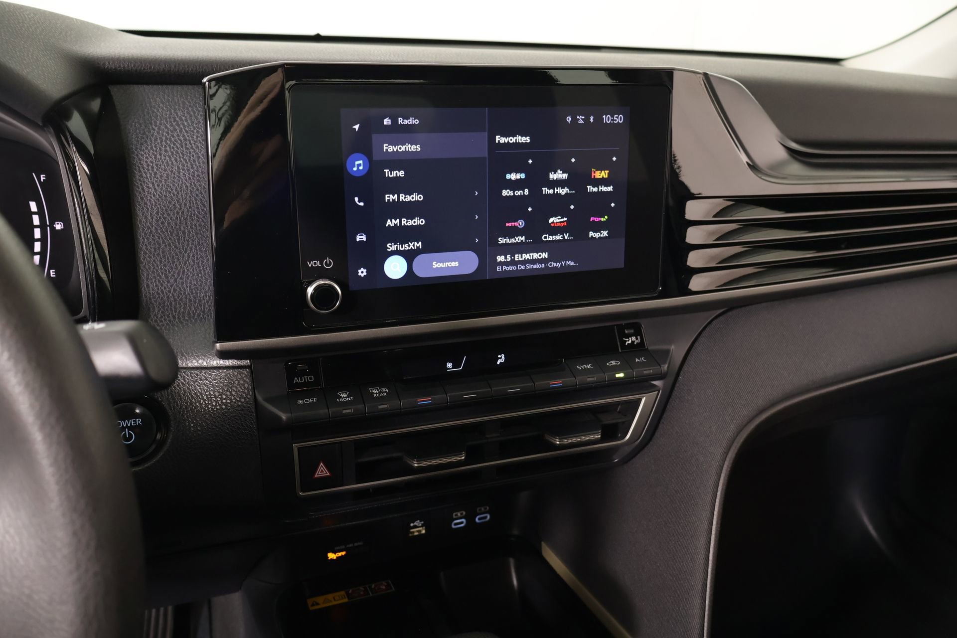 Used 2025 Toyota Camry LE FWD image 5