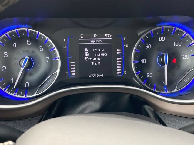Used 2022 Chrysler Voyager LX FWD image 25